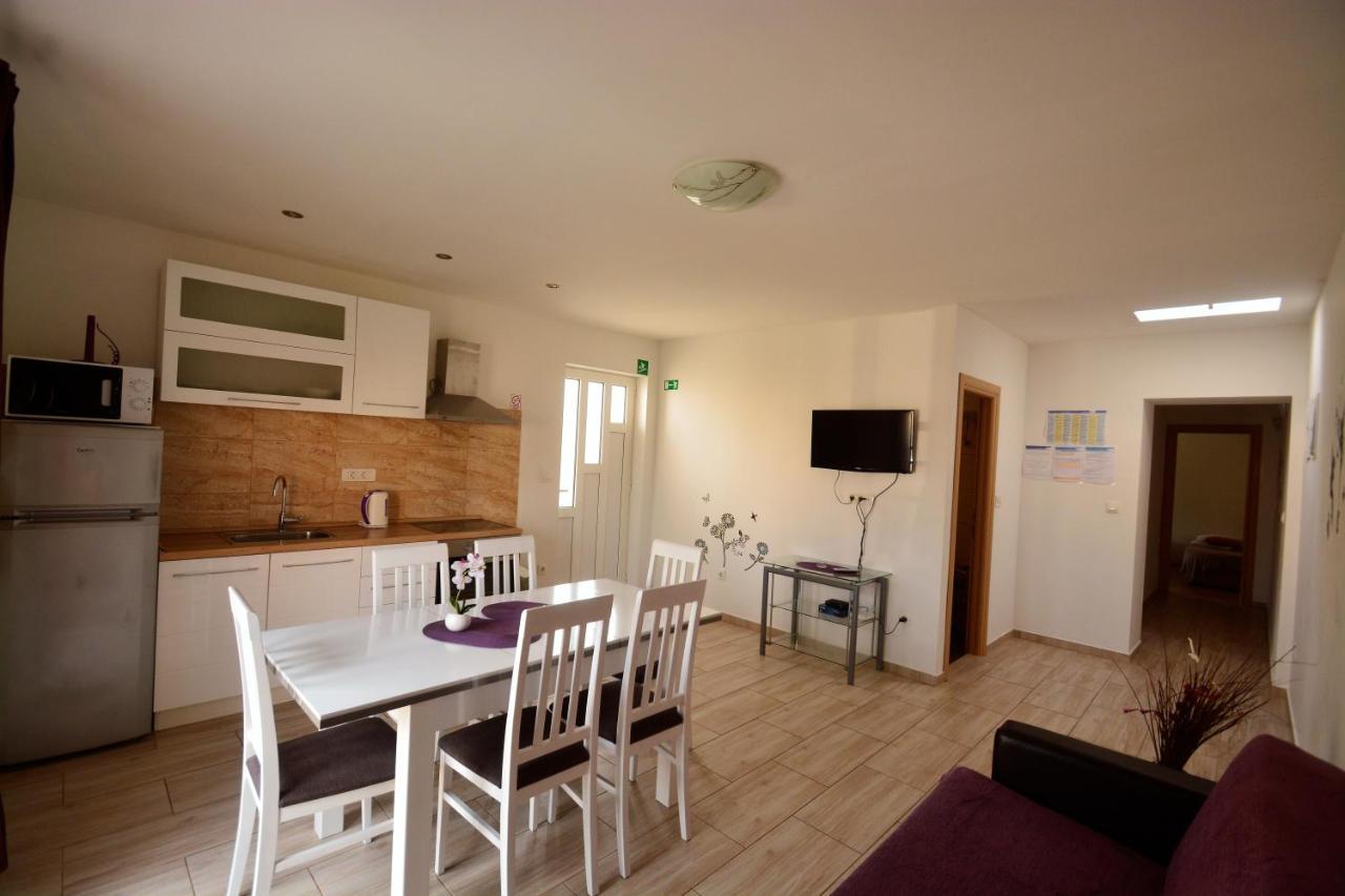 Kala And Tina Apartments Podstrana Ngoại thất bức ảnh